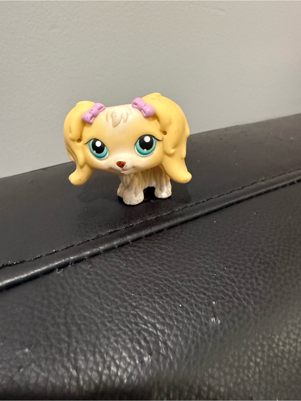 Littlest Pet Shop #175 Cream Maltese Dog - Pink Bows - Red Magnet-Rare